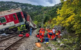 Hai đoàn tàu cao tốc đâm nhau tại Slovakia, nhiều người bị thương nặng