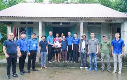 Đoàn Thanh niên VTV trao quà hỗ trợ người dân Thái Nguyên khắc phục hậu quả mưa lũ