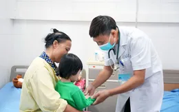 Gia tăng bệnh hô hấp, tiêu hoá ở trẻ nhỏ khi giao mùa thu - đông