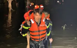 TP Hồ Chí Minh: Cứu hộ 127 người trong trận ngập lịch sử ở phường Bến Cát