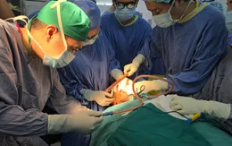 Nam sinh bị tai nạn nghiêm trọng thoát chết nhờ báo động đỏ