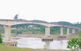 Phú Thọ chỉ đạo, khắc phục sự cố hư hỏng trụ cầu sông Lô