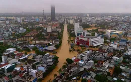 Huế: Khẩn trương huy động cứu hộ cung cấp nhu yếu phẩm, hỗ trợ người dân vùng ngập