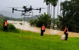 Sử dụng máy bay không người lái cứu trợ người dân bị cô lập tại Đà Nẵng