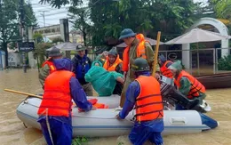 Quân đội yêu cầu điều động lực lượng, phương tiện cao nhất giúp dân chống lũ tại miền Trung