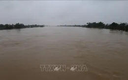 Bốn hình thái thời tiết hội tụ gây mưa kỷ lục lịch sử tại miền Trung