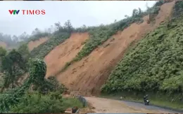 Đà Nẵng: Sạt lở nghiêm trọng vùi lấp đường Hồ Chí Minh, xã miền núi A Vương bị cô lập