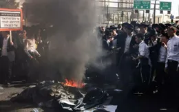 Hàng trăm nghìn người biểu tình phản đối dự luật nhập ngũ bắt buộc tại Israel