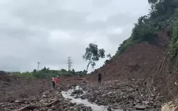 Sạt lở nghiêm trọng trên Quốc lộ 14E