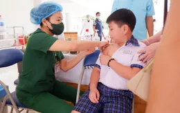 Nhắc phụ huynh: Đưa trẻ 7 tuổi đi tiêm vaccine Td trong tháng 11