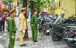 Hà Nội: CSGT phát hiện hàng trăm học sinh điều khiển xe máy đến trường