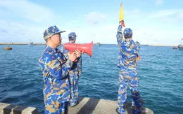 Đặc khu Trường Sa mở âu tàu, đón 3.000 ngư dân vào tránh bão Kalmaegi an toàn