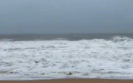 Đắk Lắk sóng lớn, gió mạnh dần lên do ảnh hưởng bão số 13