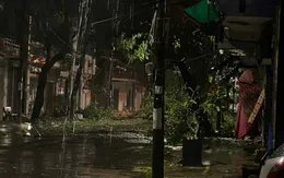 Bão Kalmaegi đổ bộ, một người dân ở Đắk Lắk tử vong do nhà sập