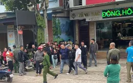 Người dân khống chế nam thanh niên cướp vàng giữa ban ngày