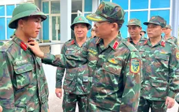 Chia sẻ mất mát với người thân của gia đình các nạn nhân do bão tại Gia Lai