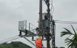 Thêm hơn 70.000 khách hàng được cấp điện sau bão số 13