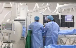 Nong van động mạch phổi thành công cho bé 2 tháng tuổi