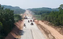 Đẩy nhanh tiến độ 4 dự án cao tốc Bắc - Nam, bảo đảm hoàn thành đúng dịp 19/12/2025