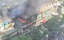 Cháy căn hộ khu tập thể trên phố Phạm Ngọc Thạch (Hà Nội)