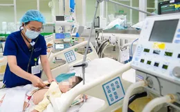 Bé trai 2 tuổi suy hô hấp nặng do uống nhầm dầu thắp đèn