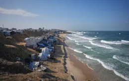 Mưa đầu mùa trút xuống Gaza, phá hủy nhiều nơi trú ẩn tạm