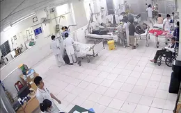 Trắng đêm cấp cứu, điều trị cho bệnh nhân tai nạn do sạt lở đèo tại Khánh Hòa