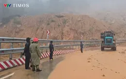 Thời tiết trên đèo Khánh Lê vẫn phức tạp, nguy cơ sạt lở tiếp diễn