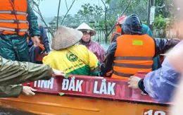 Lực lượng vũ trang tổng lực ứng cứu, hỗ trợ dân trong mưa lũ nguy cấp tại Đắk Lắk