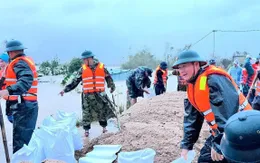 Gia Lai: Quân đội khẩn trương đắp đập tạm ngăn lũ