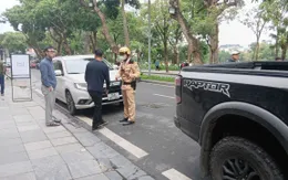 Hà Nội: 4 ô tô tông liên hoàn trên phố Lê Thái Tổ