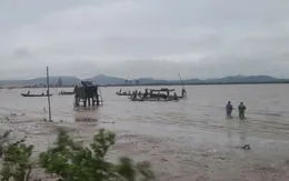 Hai vợ chồng đi đánh cá bị lật thuyền, 1 người mất tích