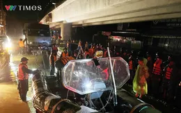 Vùng 4 Hải quân khẩn trương cứu dân trong mưa lũ phức tạp tại Khánh Hòa