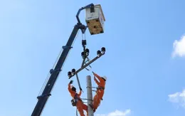 74,78% hộ dân ở miền Trung - Tây Nguyên được cấp điện trở lại sau ngập lụt