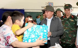 Thường trực Ban Bí thư: Sớm tiếp cận các vùng còn bị cô lập, di dời dân khỏi vùng nguy hiểm