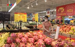 Chung tay cung ứng hàng hóa đến người dân vùng lũ