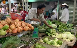 Tăng cường kiểm soát thị trường, ngăn chặn đầu cơ, tăng giá trong mưa lũ