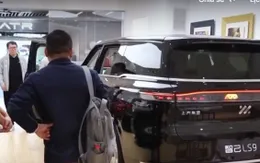 Người tiêu dùng Trung Quốc đổ xô mua xe điện trước khi trợ cấp thu hẹp