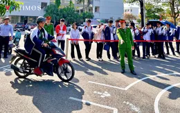 Trang bị kiến thức giao thông cho học sinh: Từ lý thuyết pháp luật đến thực hành sa hình