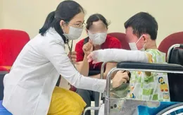 Giành lại sự sống cho bé trai bỏng 65% cơ thể