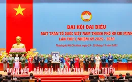 Bí thư TP Hồ Chí Minh: Kiên nhẫn lắng nghe, dũng cảm sửa mình là 'chìa khóa' để chinh phục lòng dân