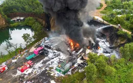 Đà Nẵng: Cháy kho hàng, lửa lan nhanh, phát ra nhiều tiếng nổ lớn