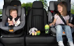 Chính phủ đề xuất miễn trừ ghế an toàn cho trẻ dưới 10 tuổi trên taxi và xe buýt