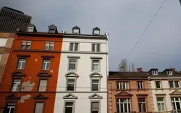 Khủng hoảng nhà ở với người trẻ