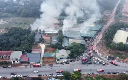 Phú Thọ: Cháy lớn thiêu rụi xưởng ván ép rộng hàng nghìn m2