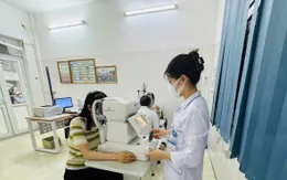 Cảnh báo rủi ro khi tự ý mua thuốc trị đau mắt đỏ