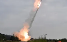 Triều Tiên phóng loạt pháo phản lực có tầm bắn xa