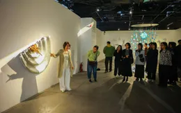 Triển lãm biến rác thải thành tác phẩm nghệ thuật 'gây sốt' tại Hà Nội