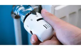 Vì sao không nên bật máy sưởi suốt đêm?