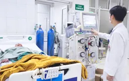 Ngộ độc rượu nguy kịch, bệnh nhân 79 tuổi được hồi sức cứu sống